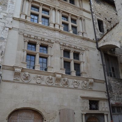 La Maison Des Chevaliers à Viviers (Ardèche 07220)