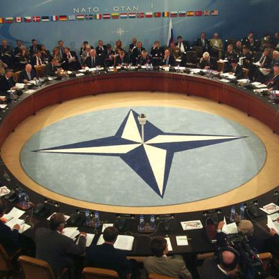 Les thèses de l’OTAN font de nouveaux adeptes… [Ruptures presse]