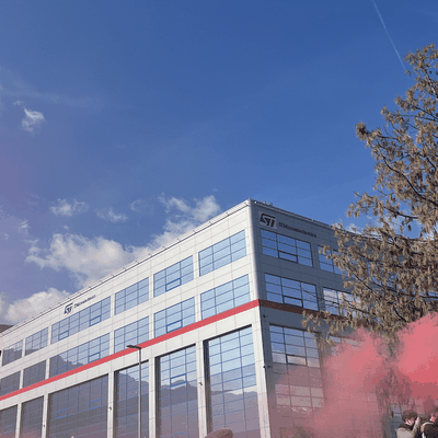 Près de Grenoble , 3000 personnes manifestent contre l'accaparement de l'eau par les géants des puces électroniques
