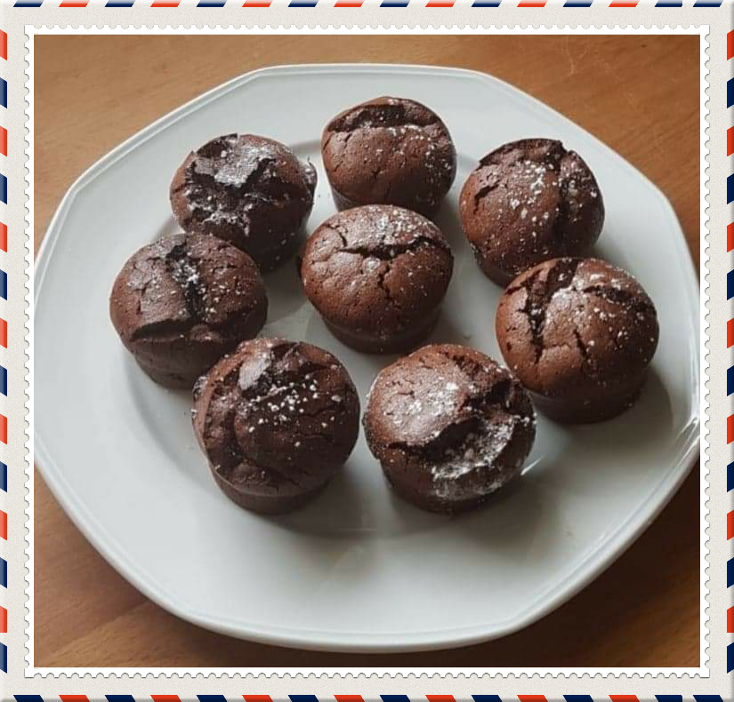 Mini Gateau Au Chocolat Avec 2 Ingredients Sofia Cuisine Tout Simplement