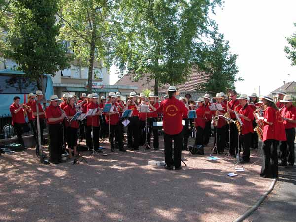 <P><STRONG><FONT color=#0080c0>&nbsp;&nbsp;&nbsp;&nbsp; Concours à Aurillac, 29 mai 2005&nbsp;&nbsp; -&nbsp;&nbsp; </FONT></STRONG><STRONG><FONT color=#0080c0>Photos : Jeanne Belot</FONT></STRONG></P>