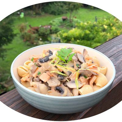 Pâtes complètes aux champignons, truite fumée & noisette - IG Bas