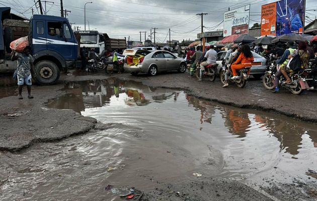 CARREFOUR PK14 à DOUALA , il y’a juste un marché où on y vend des aliments qu’on mange chaque jours. 