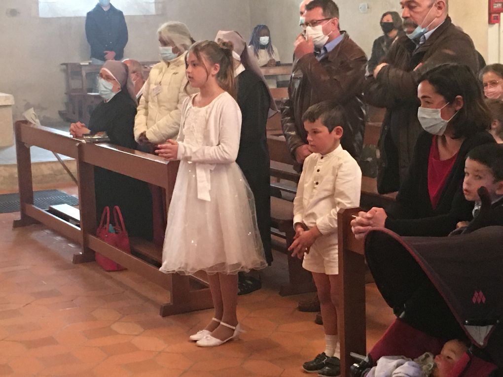 2e dimanche de Paques 2021 - Année B - Photos du Baptême et 1ère Communion de Luna COSTE-PAUL et de la 1ère communion Tancrède CHAUSSAT