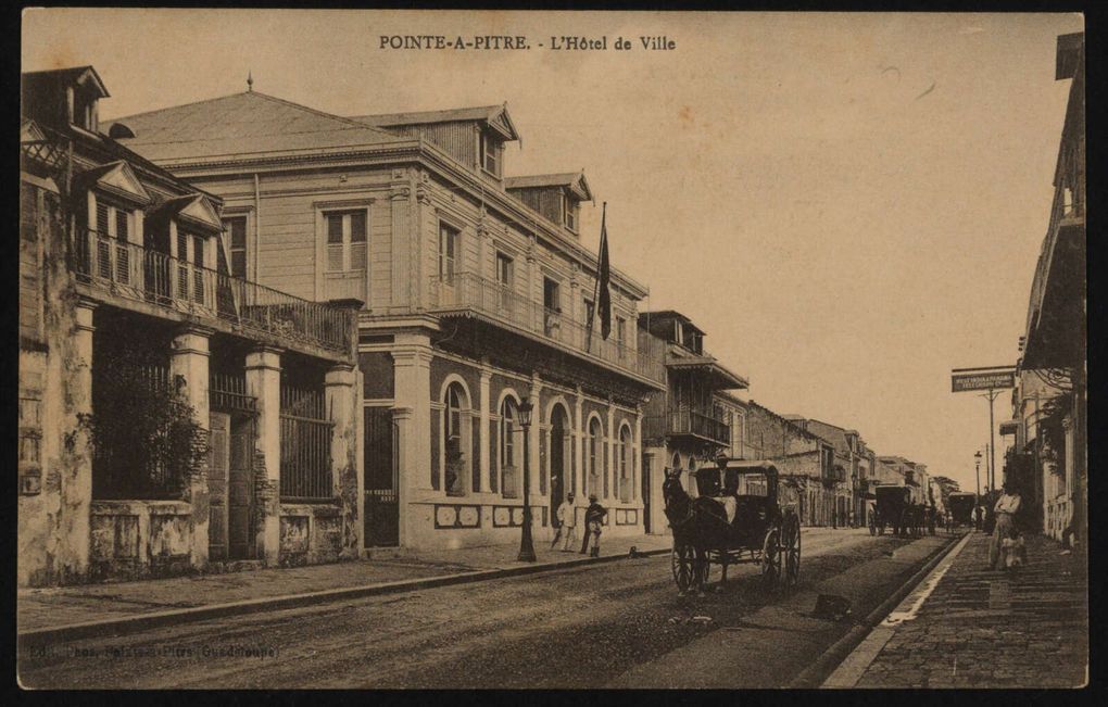 L'ancienne Mairie (ancienne rue Darbaud)