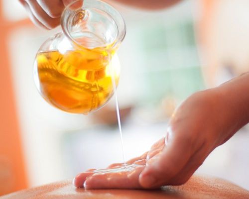 le miel appliqué au massage, un régal pour la santé