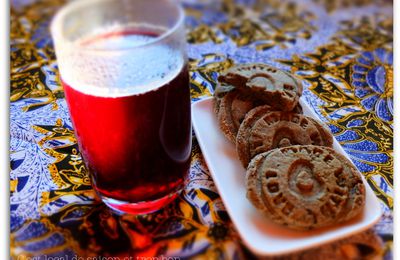 BISSAP CHAUD ET SABLES AU SESAME NOIR