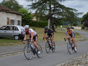 On roule aussi en tête de peloton, Vincent c'est bien replacé !