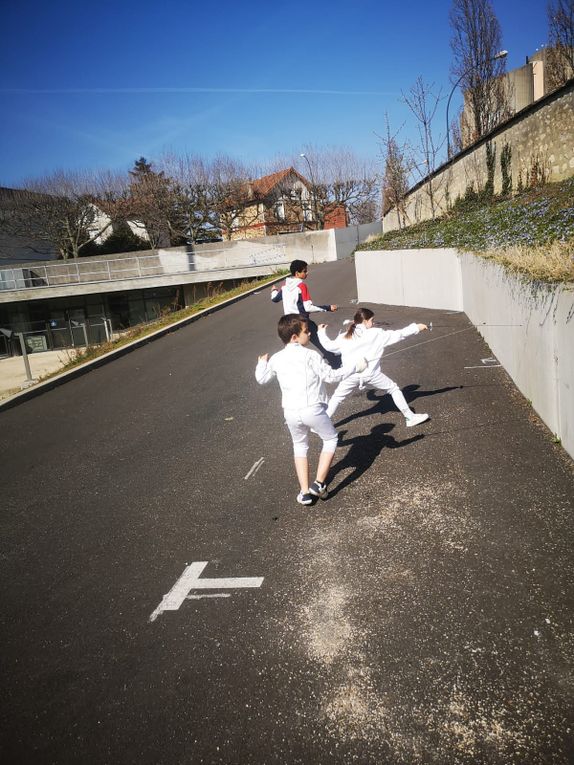Avec le soleil, les armes ressortent !