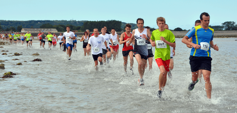 Photos de la Course du Run, 14 août 2011. 7,5kilomètres, tour de l'île Tatihou et double passage du Run.