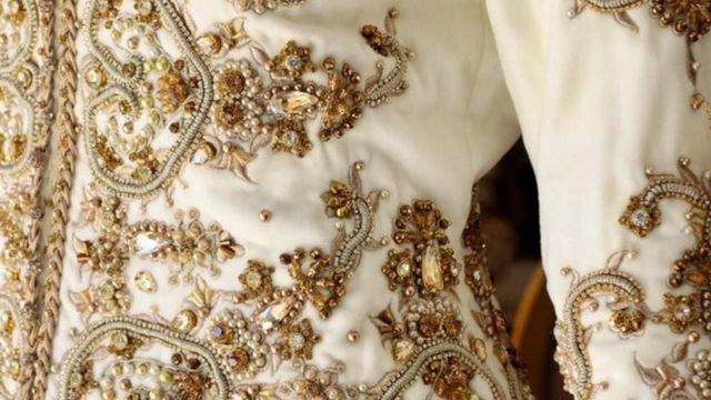 Karakou Algérois broderies et parlé 