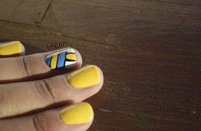 [nail art] un ballon, un filet, du sable...