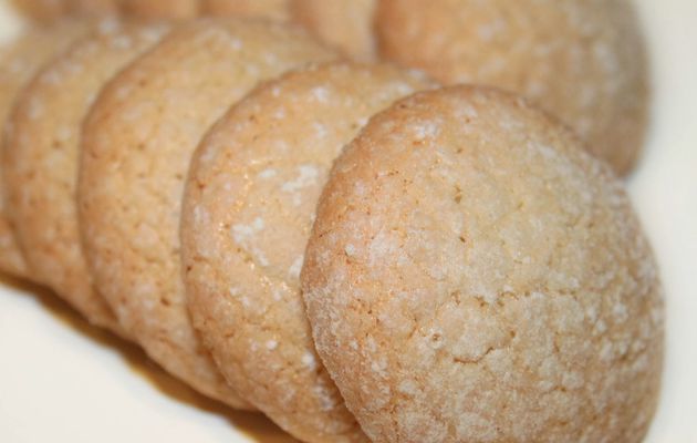 Amaretti ou macaron de Noël aux oranges conftes