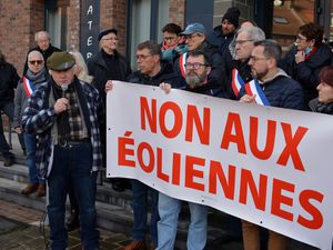 MONCHECOURT : il y aura bientôt des hélices, hélas ; c'est là qu'est l'os !