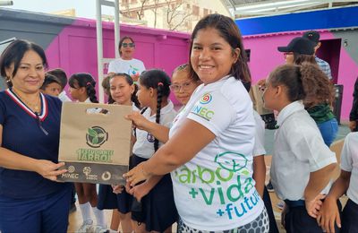A ochenta y siete centros educativos del municipio Los Guayos entregaron kits de siembra 