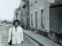 Ma mère à Pouzay (Indre & Loire) 1945 - à Montsoreau 1957 - aux Sables d'Olonnes 1958.