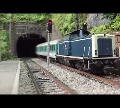 Maquette de chemin de fer de la compagnie ferroviaire nationale allemande à l’échelle HO