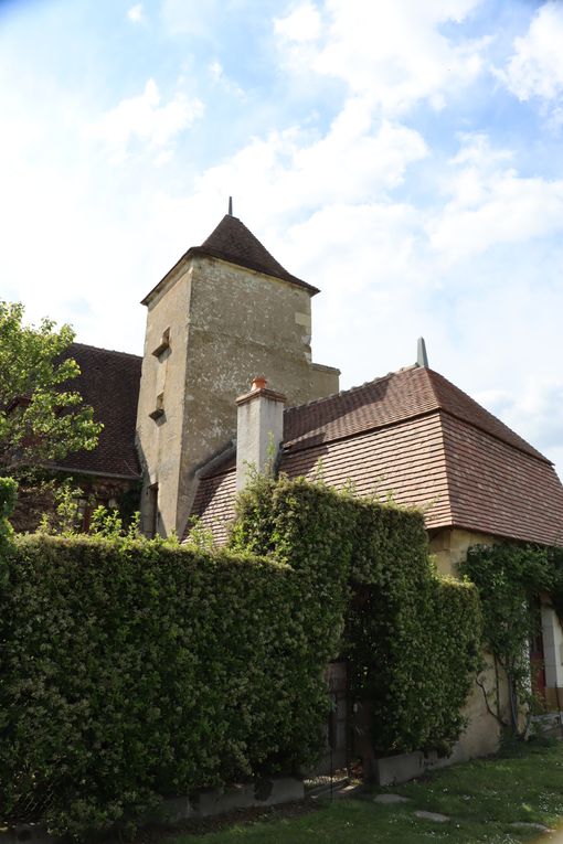 Apremont sur Allier, plus beau village de France 1. le village