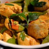 Cassolette de Poulet au Curry Thaï - L'Eau à la Bouche