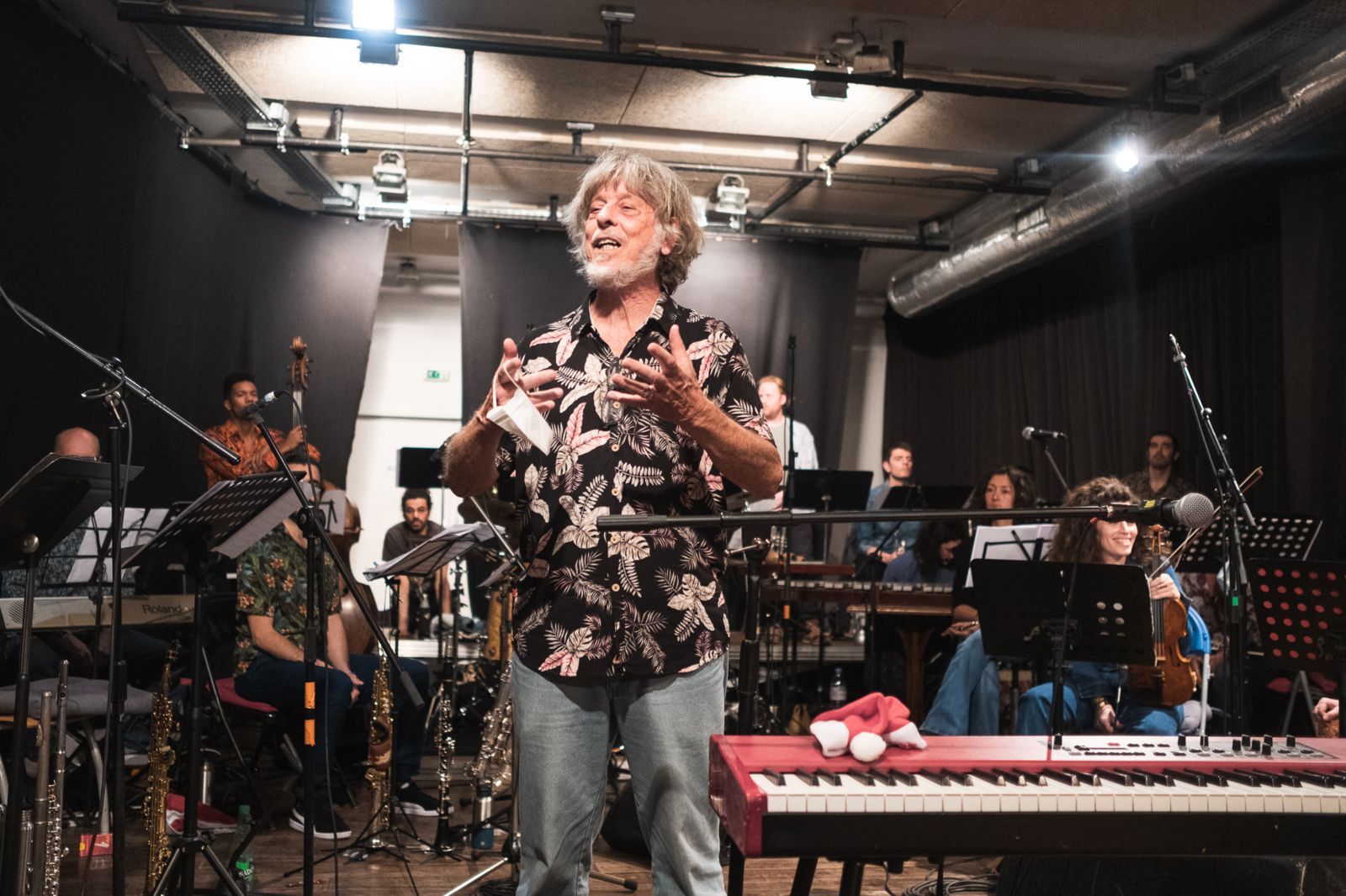 Itiberê Zwarg & Orquestra Familia França sortent grandiose Live Paris