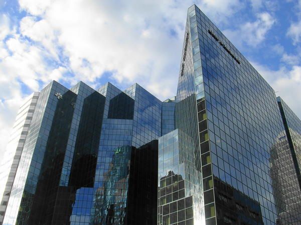 Petit tour dans les quartiers riches de Montréal.
Ouhh les belles maisons !!