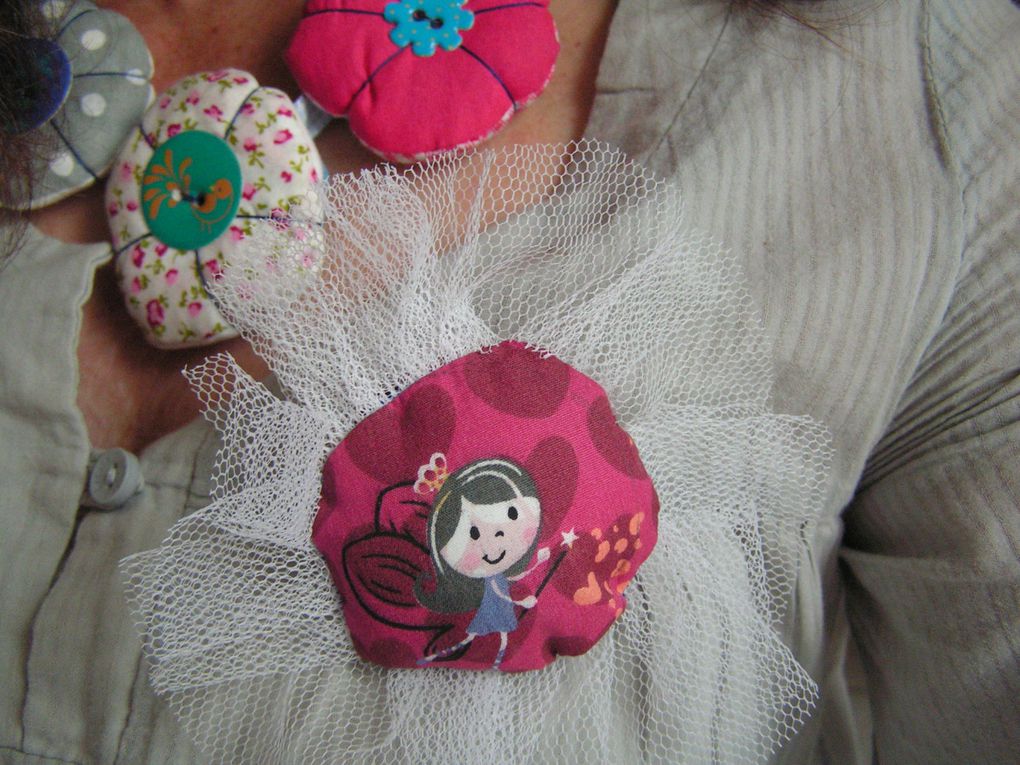 Album - B-comme-bague-broches-bandeaux-boutons-barrettes-.