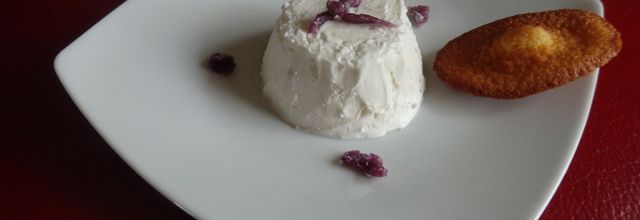 Mousse glacée au confit de fleurs de violette