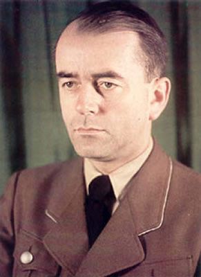 Auto-Hypnose : Albert Speer, l'architecte et ami d'Adolf Hitler,  pratiquait la marche hypnotique à la prison de  Spandau (Berlin-ouest) 