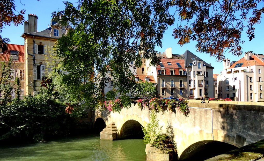 Île de Saulcy, Opéra-théâtre, temple protestant, place de la Comédie, pont st Marcel, la Moselle