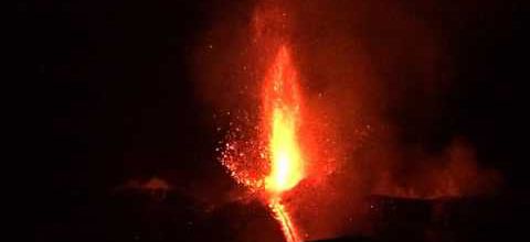 La Fournaise s'arrête et l'Etna fait son show ! 