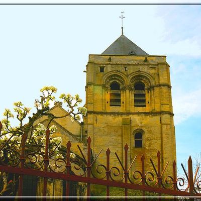 Diaporama église fortifiée de Bruyères et Montbérault