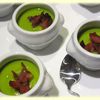 Velouté tiède de petits pois, croustillant de jambon cru