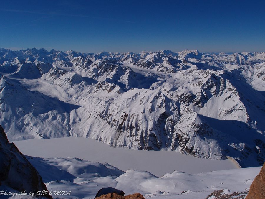 Pointe de Vouasson 3489m en ski de rando
Le 6/01/13 depuis la Gouille 1834m
Soirée à Prolin, puis Bec de Montau le lendemain.