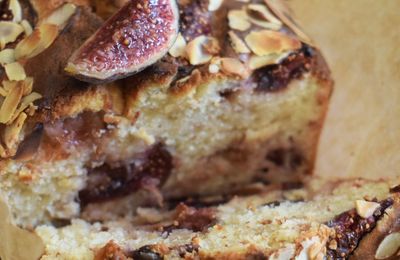 Cake aux petits suisses aux figues et aux amandes