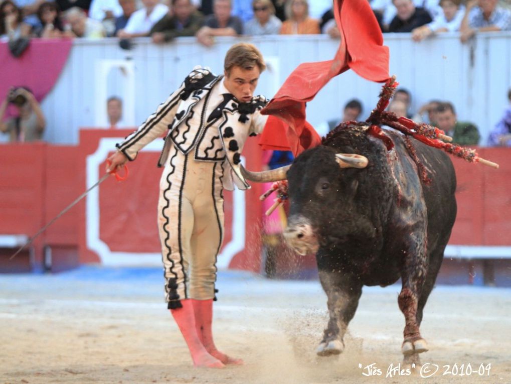 FERIA DU RIZ 2010 à ARLES - Corrida Goyesque du samedi 11 septembre à 17H30 avec 1 Toro de Bohorquez pour Manuel MANZANARES et 6 Toros de Daniel RUIZ pour EL JULI et JUAN BAUTISTA (Sobresaliente Charly EL LOBO)