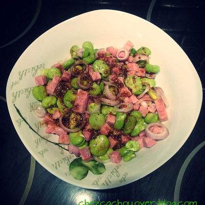 Salade de fèves et dés de jambon