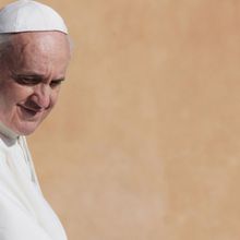 Le pape François va "pleurer" la mort de migrants à Lampedusa
