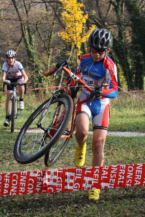 Photos de la course minime de la quanrantième édition du cyclo cross de cognin