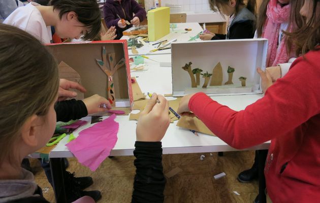 Une forêt de papier pour l'école J. Ferry de Saint-Yrieix-la-Perche 