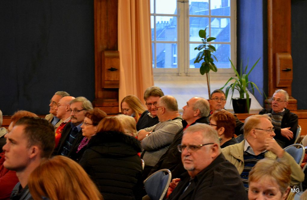 Débat autour du livre "Sans Domicile Fisc" des frères Bocquet et séance de dédicaces à la salle d'Anchin de Douai, le 14 octobre 2016.