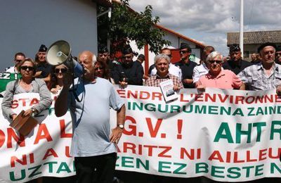 LGV sud-ouest : le président du Conseil régional d’Aquitaine, Alain Rousset conspué par les opposants