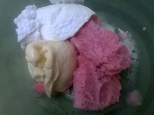 photo 1: Trio de glaces fraise, mangue passion et coco façon bounty photo 2: glace melon charentais et kirsh prête à être congelée