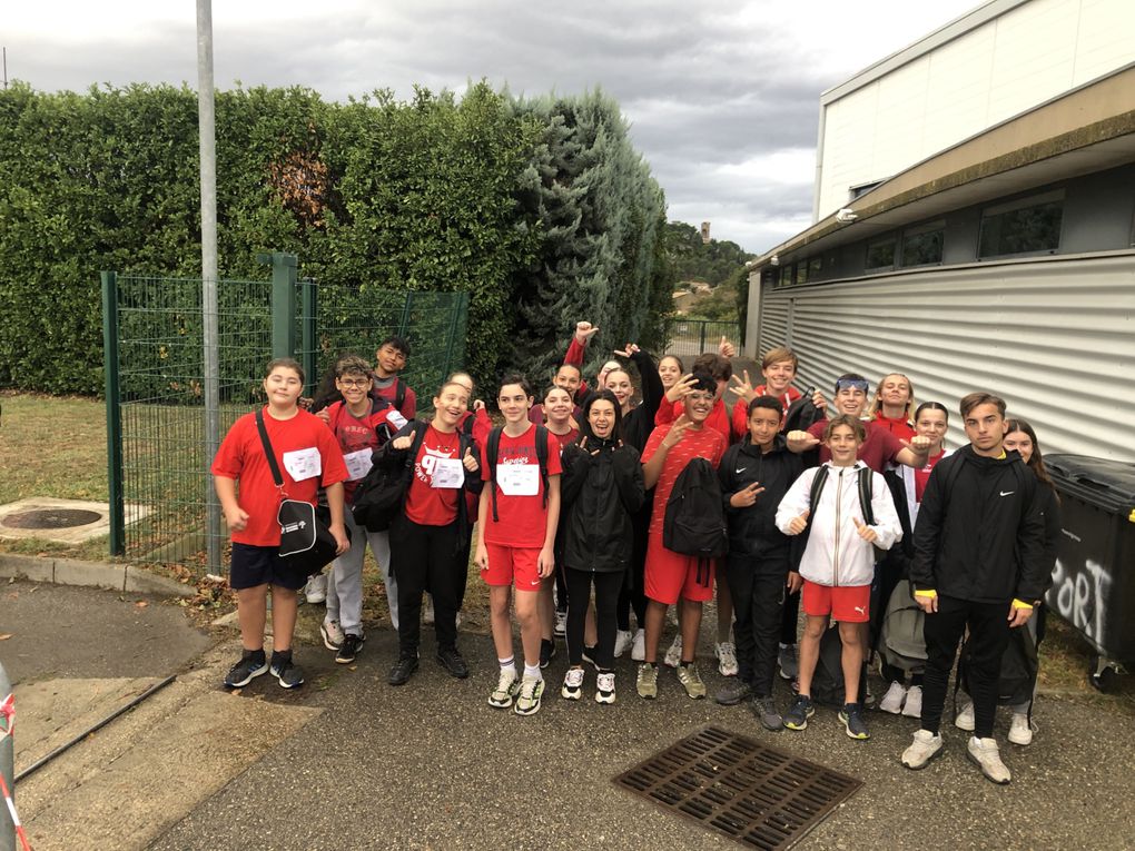 20.10.23 - CROSS SOLIDAIRE DU COLLÈGE : &quot;Nous avons déjoué la météo pour offrir à Angèle ce cadeau!&quot;