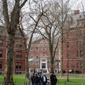 Maintenant, ce sont les profs qui recourent à l'IA et se font pincer par leurs étudiants