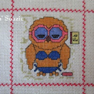 Plaid Chouette brodée 72 : Madame Bikini, la bronzette organisée