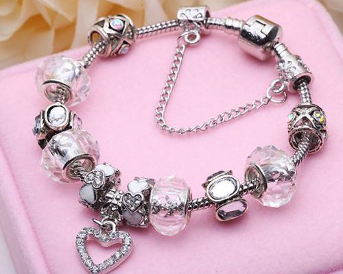 Pandora bracelet avec perle