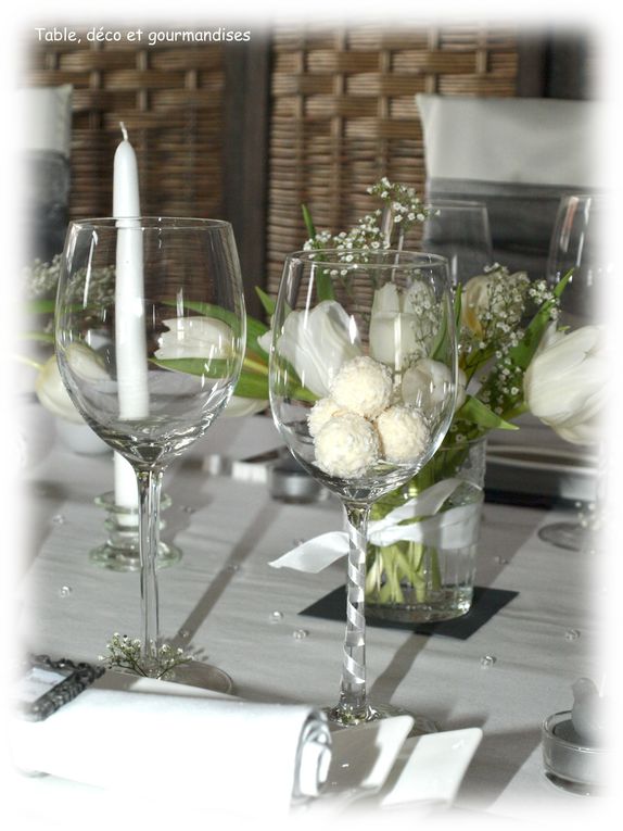 Une table toute en délicatesse et en harmonie autour de cette sublime fleur qu'est la tulipe blanche...