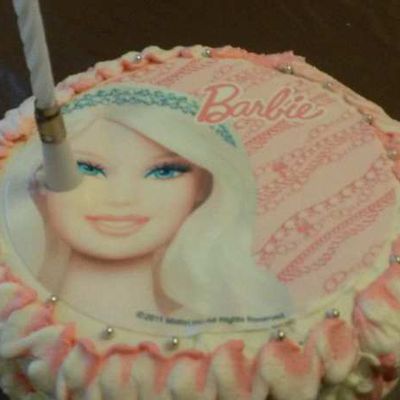 Gateau Barbie pour l'anniversaire de Jana .