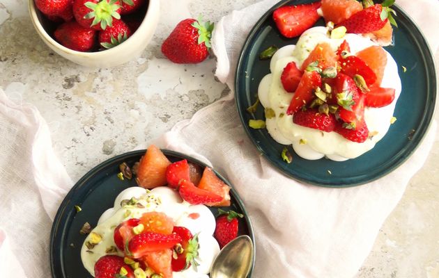 Pavlova fraise-pamplemousse