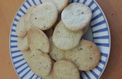 PETITES GALETTES SALÉES À L'ANIS POUR L'APÉRITIF